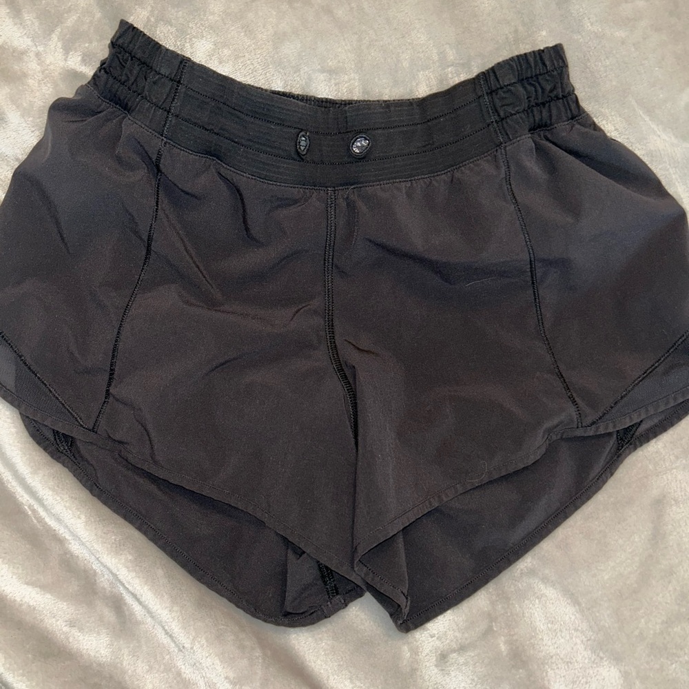 Lululemon Hotty Hot Shorts 4” Size 6